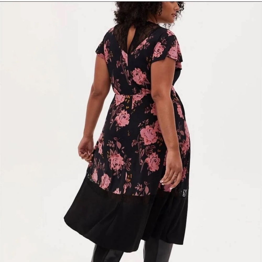 Torrid | Black & Pink floral with Lace 2X